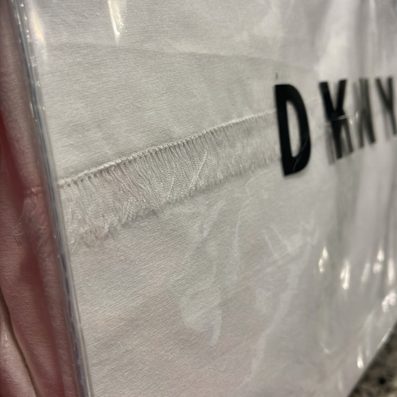 DKNY Extra Long Twin Solid Peached Sheet Set Flat, Fitted Queen Pillowcase White - Picture 5 of 5